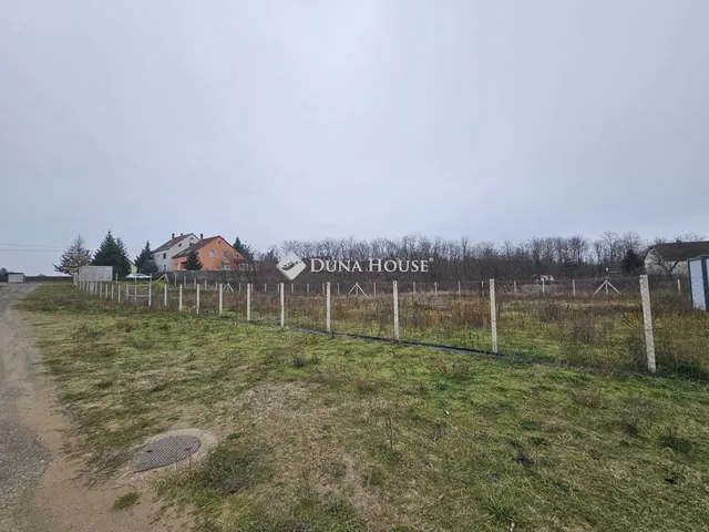 Eladó telek Nyíregyháza, Gesztenye utca 1891 nm