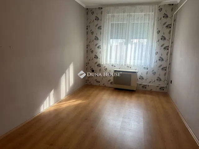 Kiadó lakás Nyíregyháza, Garibaldi utca 52 nm