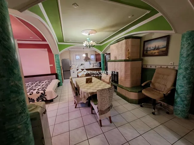 Eladó ház Földes 195 nm