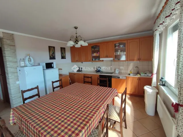 Eladó ház Szegi 164 nm