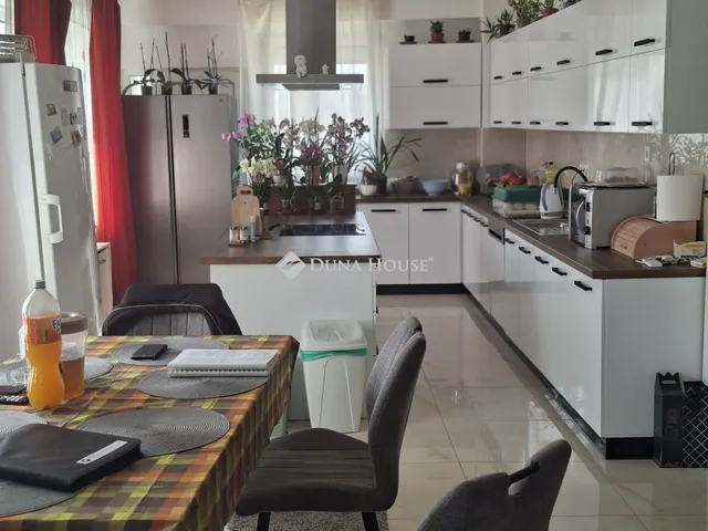 Eladó ház Sényő, Rákóczi utca 140 nm