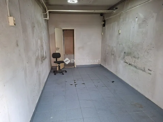 Eladó garázs Nyíregyháza, Toldi utca 14 nm