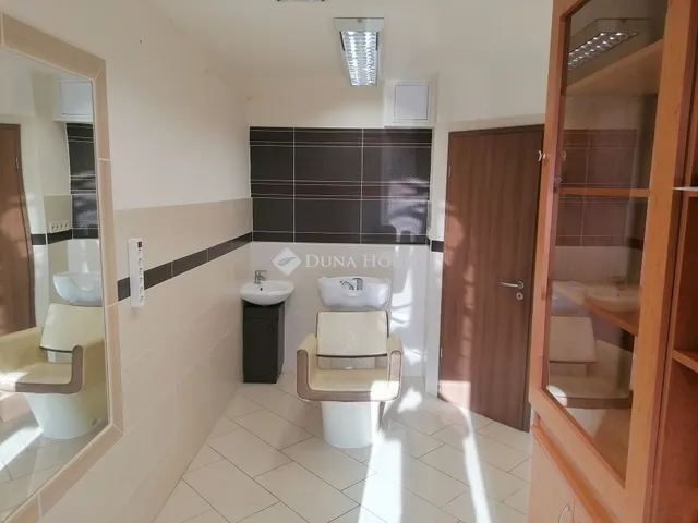Kiadó garázs Nyíregyháza 19 nm