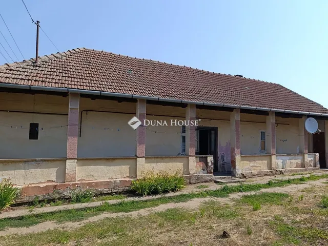 Eladó ház Tiszarád 67 nm