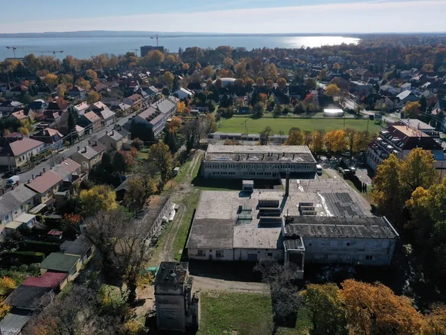 Eladó kereskedelmi és ipari ingatlan Keszthely 10219 nm
