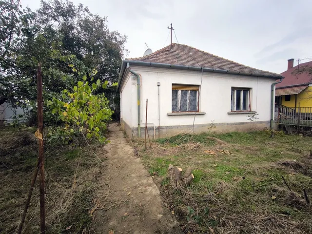 Eladó ház Gyömöre 85 nm