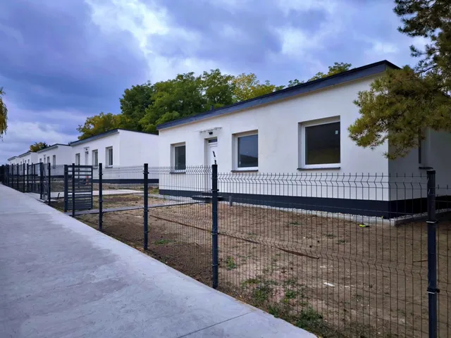 Eladó ház Bőny 81 nm