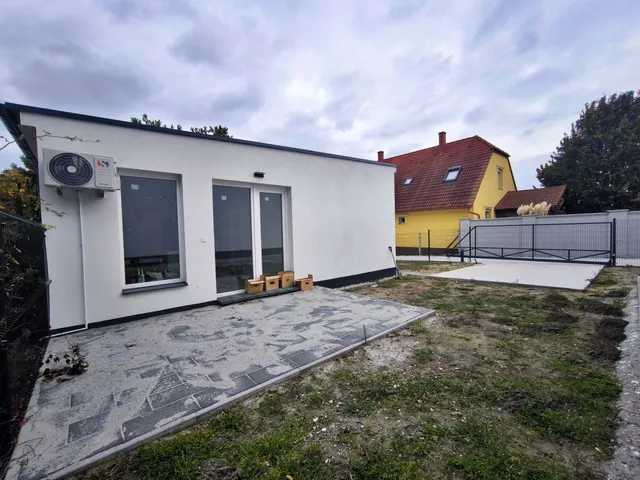 Eladó ház Bőny 81 nm