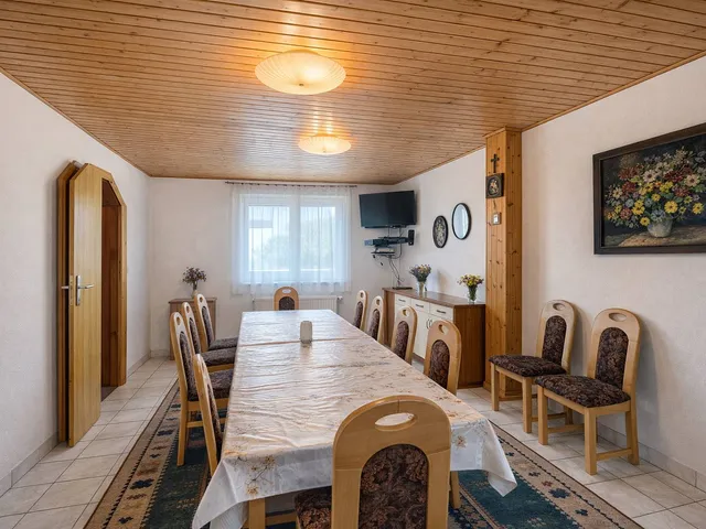 Eladó ház Lipót 393 nm