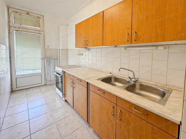 Kiadó lakás Kecskemét, Belváros 97 nm