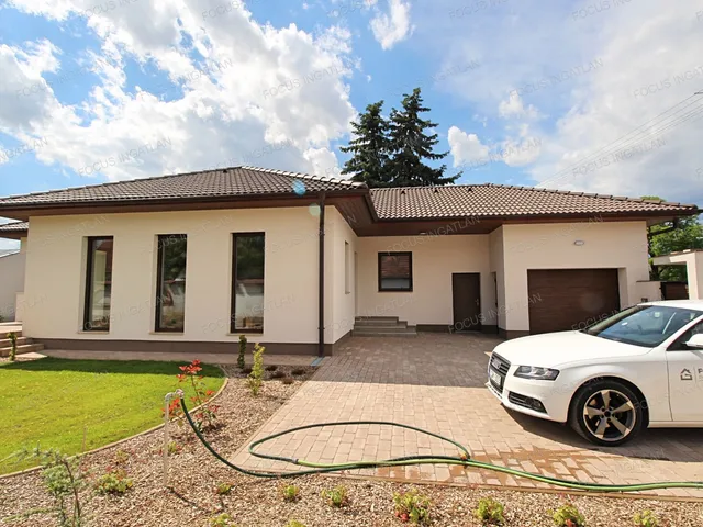 Kiadó ház Kecskemét, Felsőszéktó 134 nm