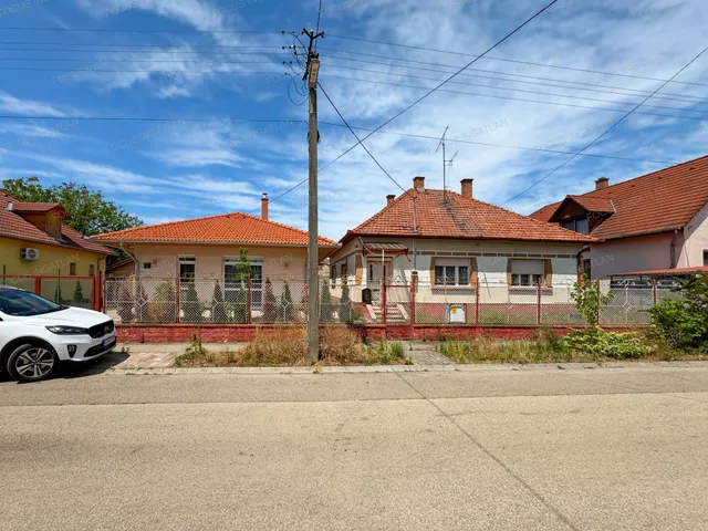 Eladó ház Kecskemét, Hunyadiváros 160 nm