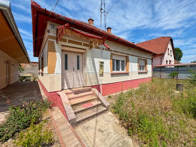 Eladó ház Kecskemét, Hunyadiváros 160 nm