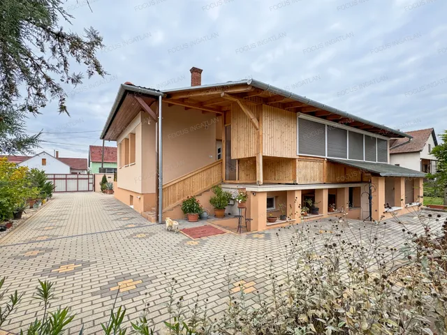 Eladó ház Kecskemét, Hetényegyháza 180 nm