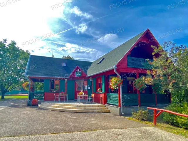 Kiadó kereskedelmi és ipari ingatlan Kecskemét, Úrihegy 128 nm