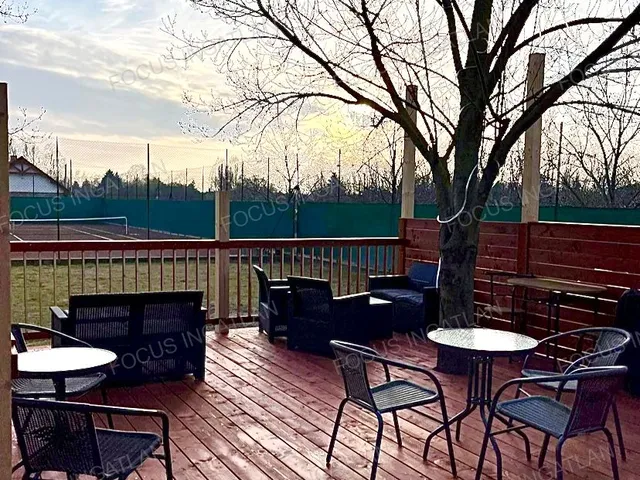 Kiadó kereskedelmi és ipari ingatlan Kecskemét, Úrihegy 128 nm