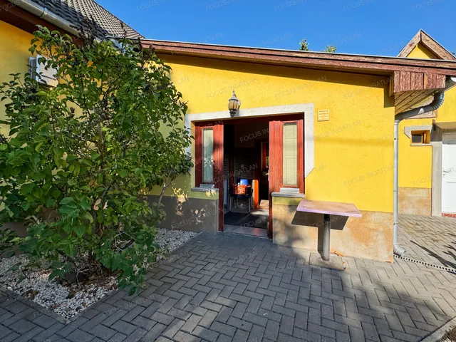 Kiadó ház Kecskemét, Belsőnyír 70 nm