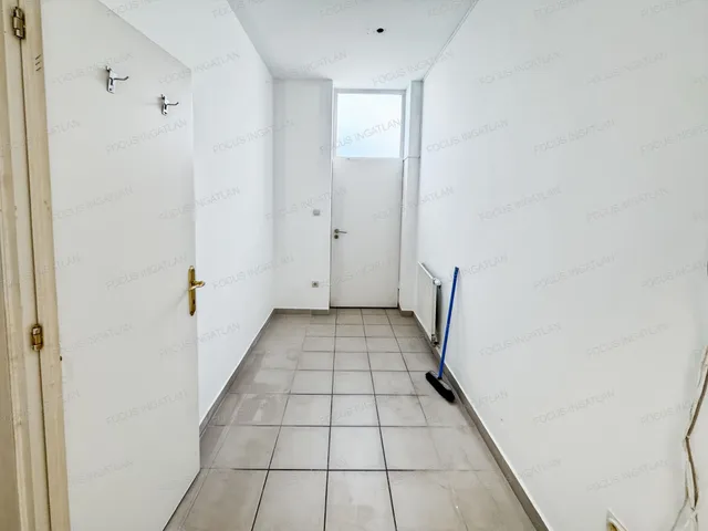 Kiadó kereskedelmi és ipari ingatlan Kecskemét, Belváros 35 nm