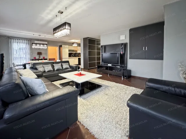 Kiadó lakás Kecskemét, Belváros 78 nm