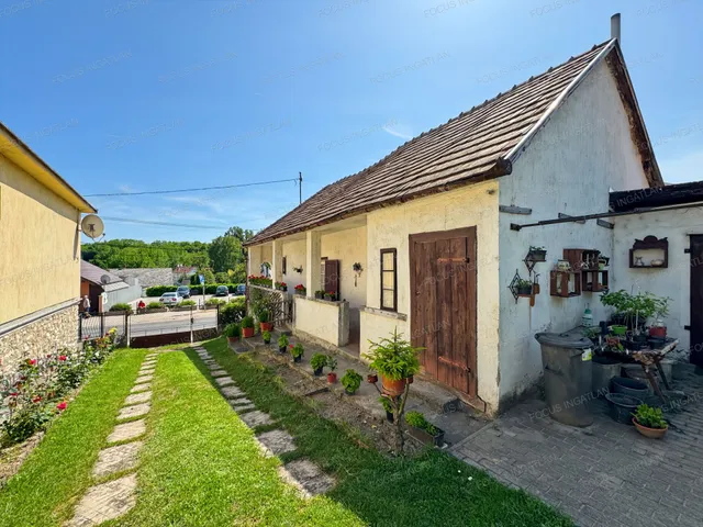 Eladó ház Bakonycsernye 60 nm