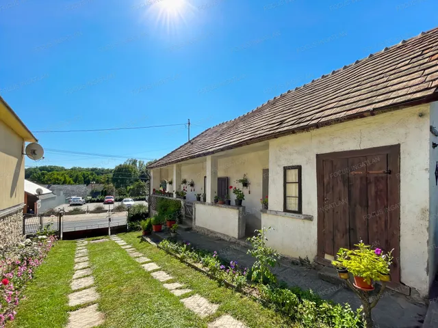 Eladó ház Bakonycsernye 60 nm