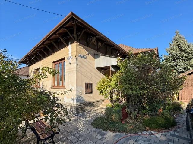 Eladó ház Kecskemét, Hunyadiváros 178 nm