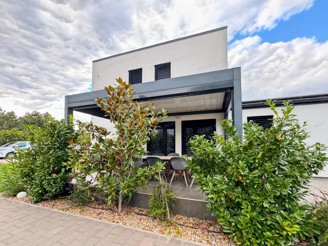 Eladó ház Kecskemét, Kadafalva 226 nm