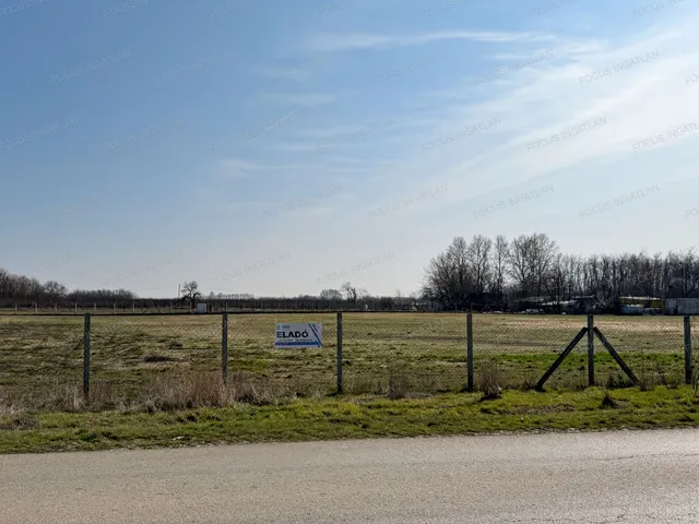 Eladó telek Lajosmizse 21594 nm