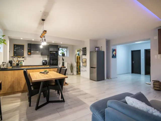 Eladó ház Sóskút 200 nm