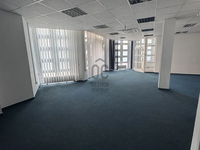 Eladó kereskedelmi és ipari ingatlan Budapest II. kerület 382 nm