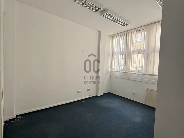 Eladó kereskedelmi és ipari ingatlan Budapest II. kerület 382 nm