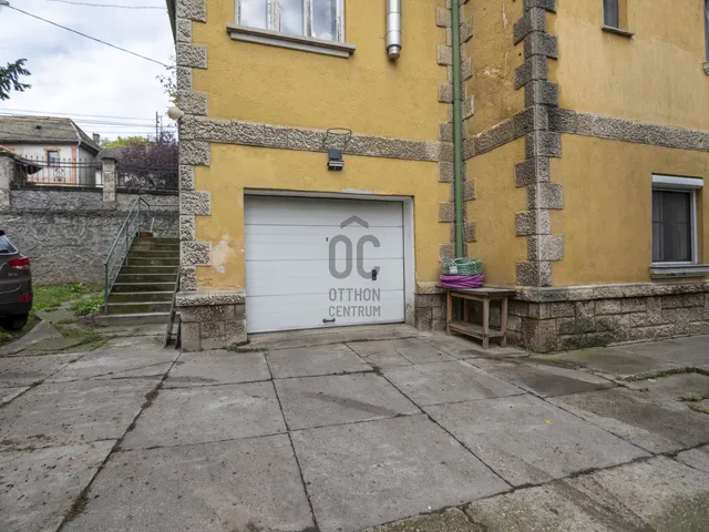 Eladó ház Sóskút 162 nm