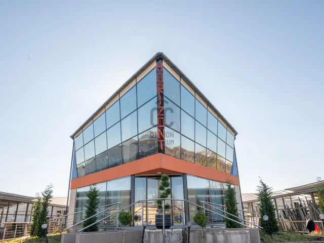 Eladó kereskedelmi és ipari ingatlan Miskolc, Zsarnai telep 1232 nm