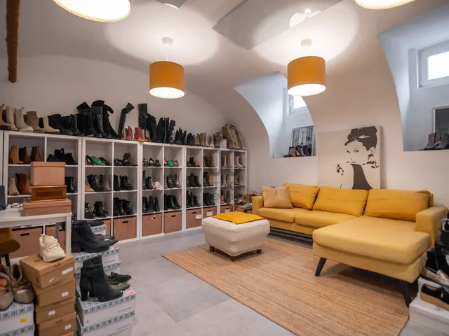 Eladó kereskedelmi és ipari ingatlan Budapest I. kerület 30 nm