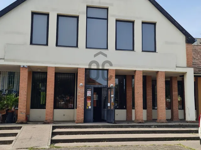 Eladó kereskedelmi és ipari ingatlan Budapest XVII. kerület, Rákoskeresztúr 178 nm