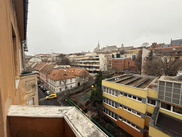 Eladó lakás Budapest I. kerület 66 nm