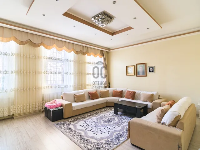 Eladó ház Budapest X. kerület, Óhegy 210 nm