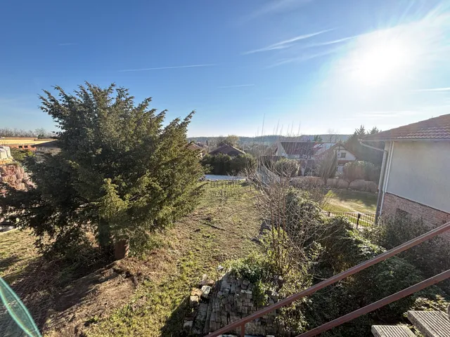 Eladó telek Sóskút 748 nm