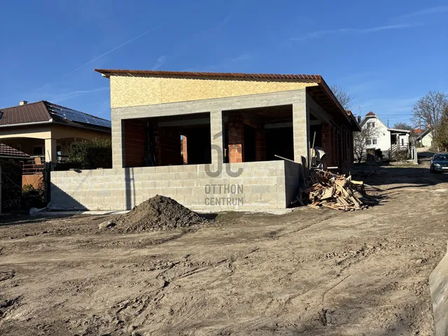 Eladó ház Sóskút 143 nm