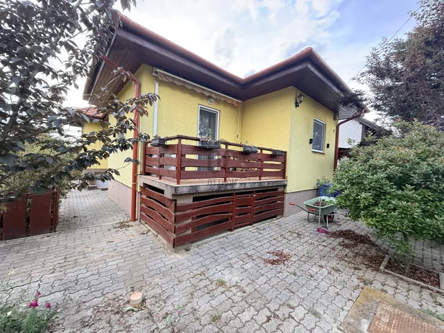 Eladó ház Áporka, Horgászsor sor 84 nm