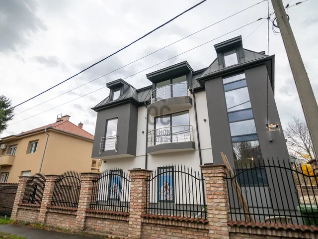 Eladó kereskedelmi és ipari ingatlan Budapest XI. kerület, Szentimreváros 343 nm