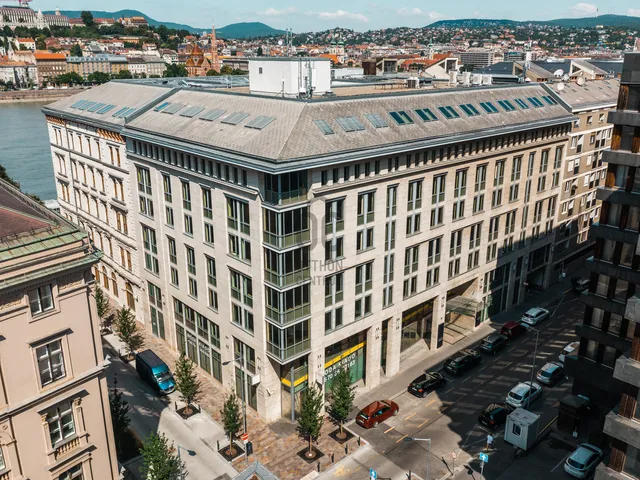Kiadó kereskedelmi és ipari ingatlan Budapest V. kerület, Bank negyed
