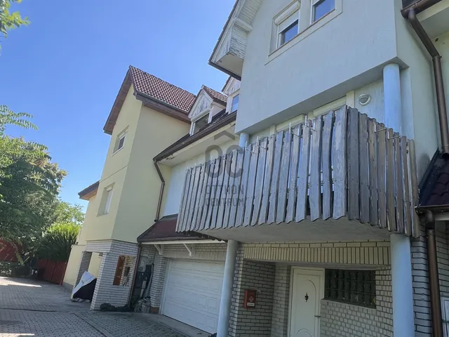 Eladó lakás Budakeszi 204 nm