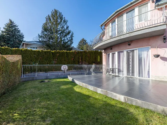 Eladó ház Budapest III. kerület, Testvérhegy 252 nm