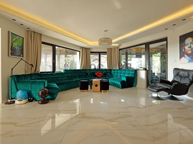 Eladó ház Budapest XII. kerület, Magasút, Magas út 365 nm