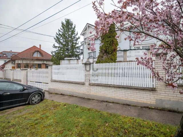 Eladó ház Budapest XVI. kerület, Árpádföld 480 nm