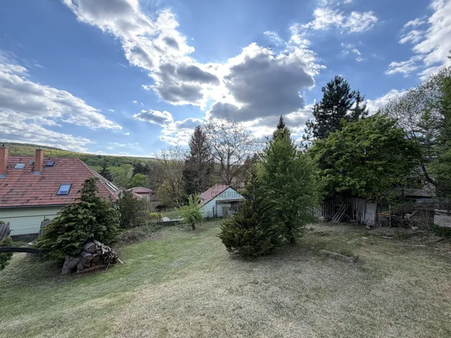 Eladó telek Remeteszőlős 759 nm