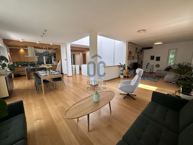 Kiadó ház Budapest II. kerület, Máriaremete 260 nm