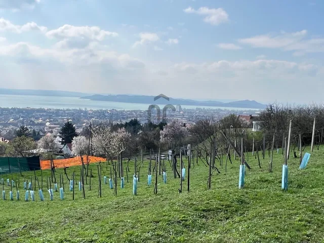 Eladó telek Balatonfüred 2725 nm