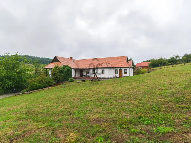 Eladó ház Hollókő 264 nm